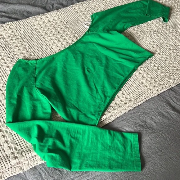 SUPERDOWN GREEN CROP TOP - Picture 2 of 9